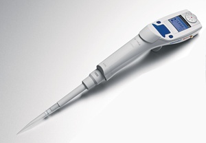 Eppendorf Xplorer plus®, electronic, variable volume, Single channel pipette,  50 - 1,000µL, blue, BNW
