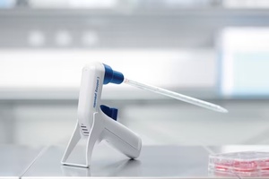 Eppendorf Easypet® 3 - Electronic Pipette Controller with wall mount
