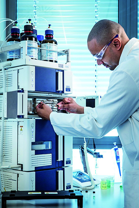 VWR Hitachi Chromaster Complete HPLC system pre-configured for use with standard columns