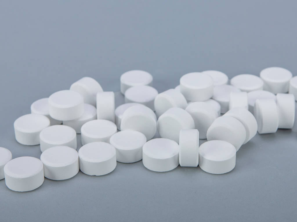 EZ Bleach™ Disinfectant Tablets, 900 Tabs per Tub