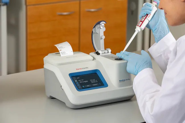 Thermo Scientific™ NanoDrop™ Lite Plus Microvolume Spectrophotometer