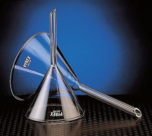 Borosilicate 3.3 glass Funnel with short stem
