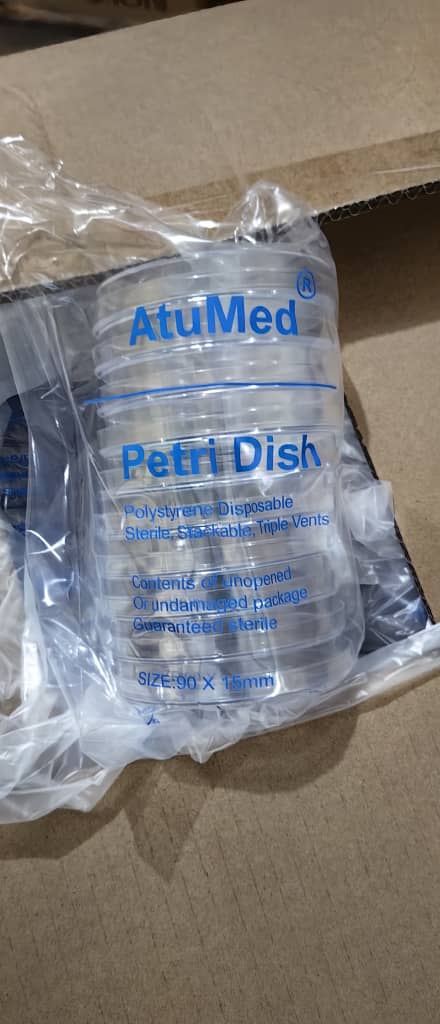 AtuMed Sterile Petri Dishes, Plastic, 3 vents