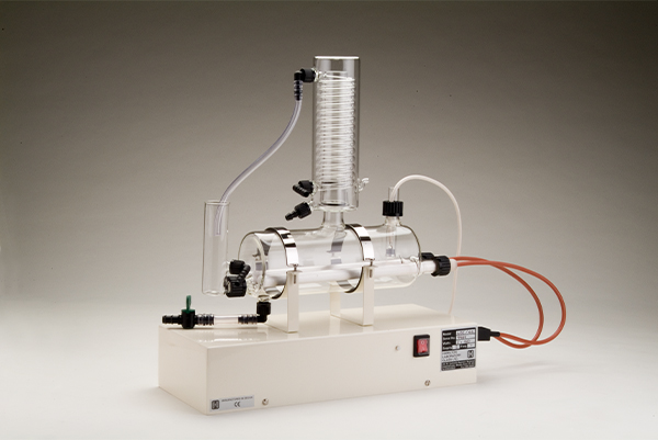 Hamilton Economy Water Still, 4 L/hr with 	2 x 1.5Kw Silica Heater