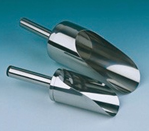 Stainless steel scoops for collecting or measuring powders, pastes and granulates
