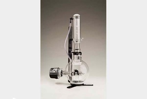 Hamilton Vertical Water Still, 220–240 V